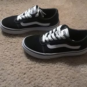 Youth sz1 Vans shoes